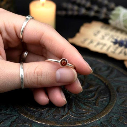 Amber Ring - Hand holding (corrected 4mm scale)