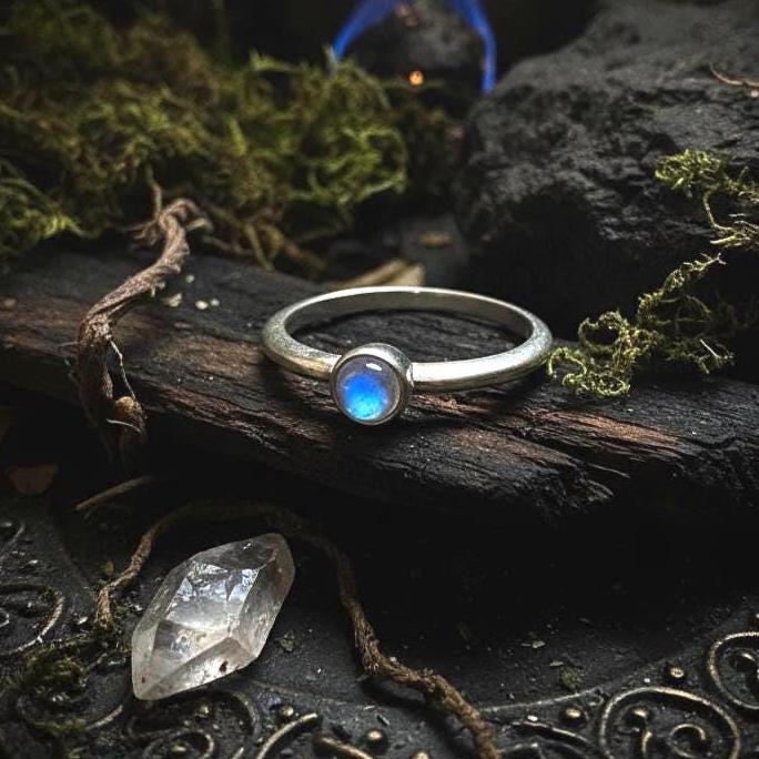 Blue Flash Moonstone Ring - Style 3