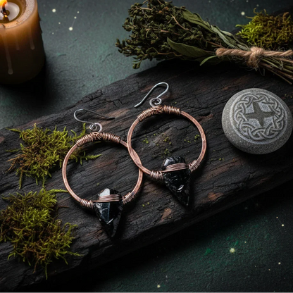 Black obsidian arrowhead earrings on copper hoops - Ancient mystical style 1